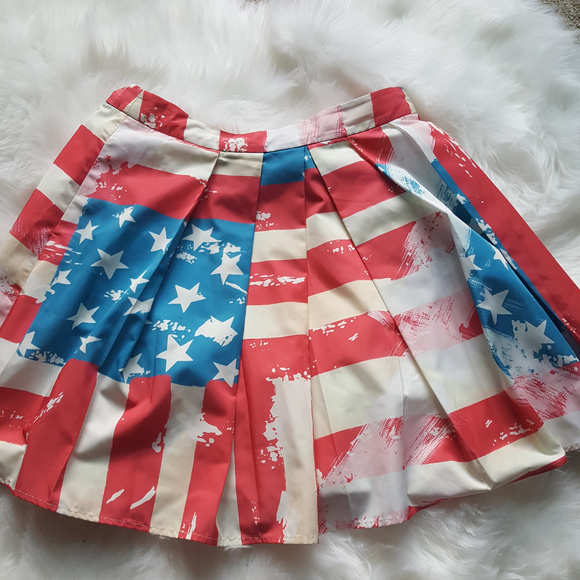 Catherine Malandrino Dresses & Skirts - American Flag Silk Pleated Skirt with Pockets